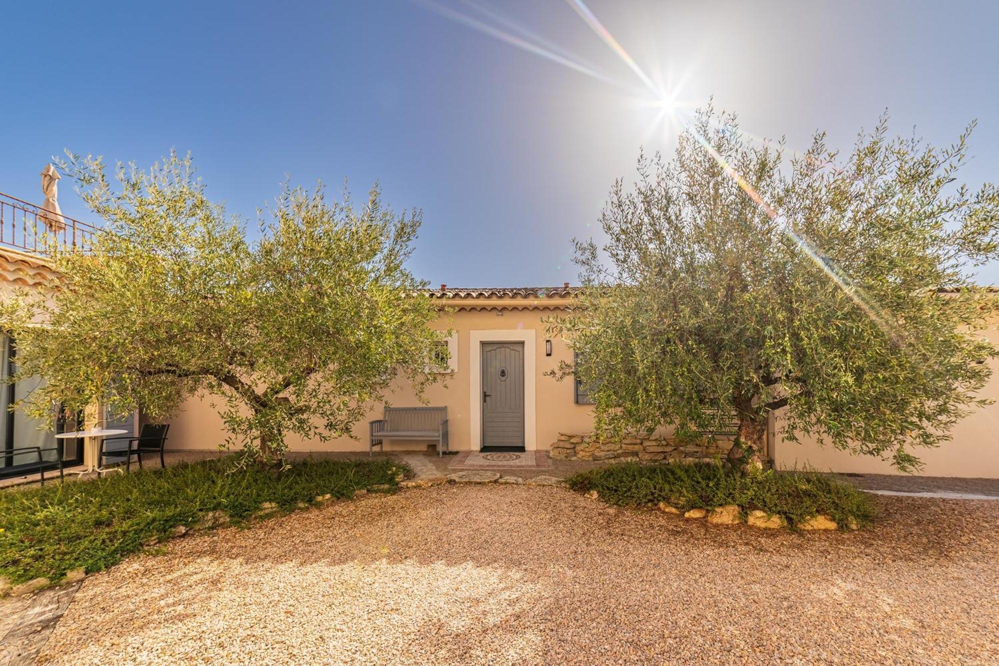 O Patio Du Mas Bed & Breakfast Callas Exterior photo